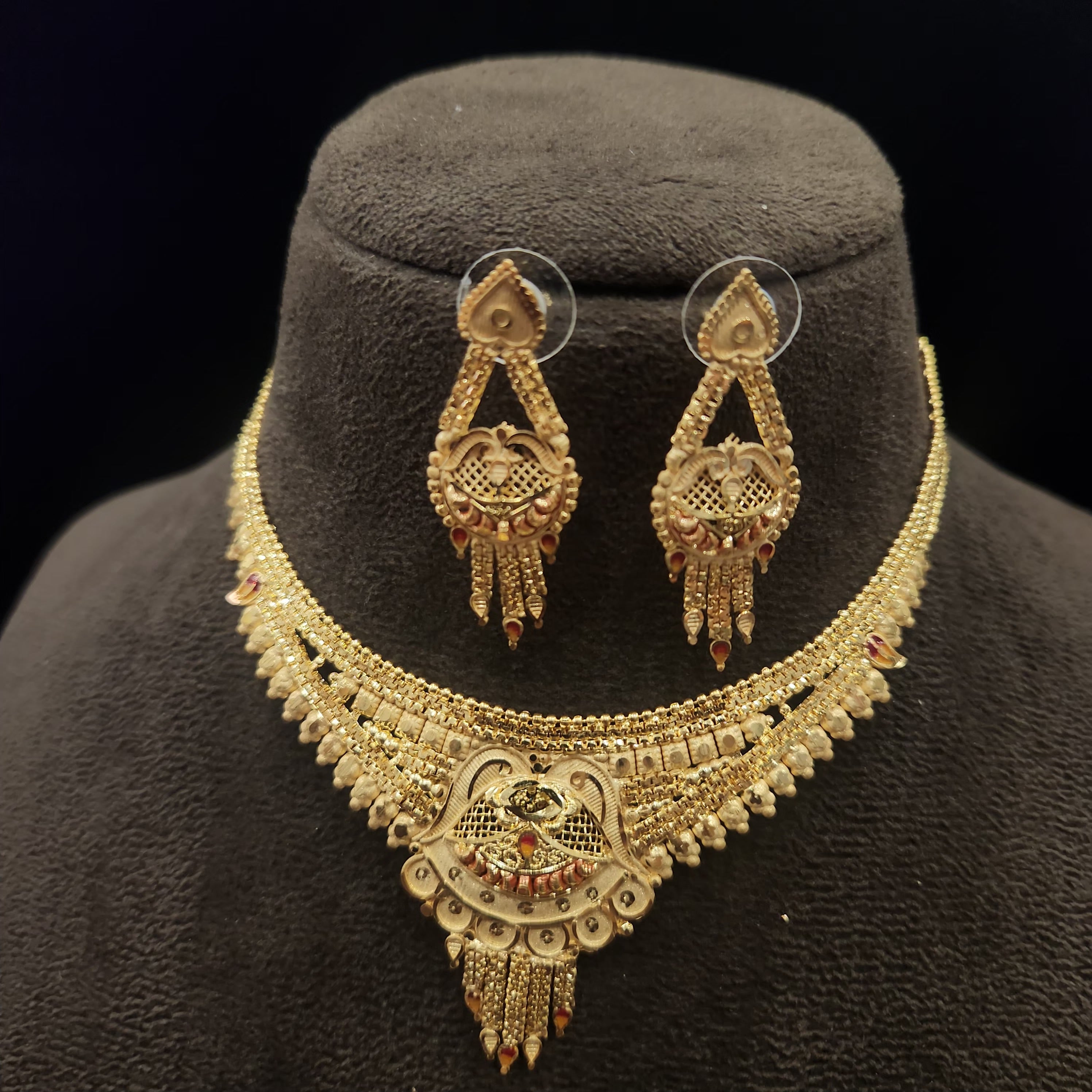 Forming Necklace