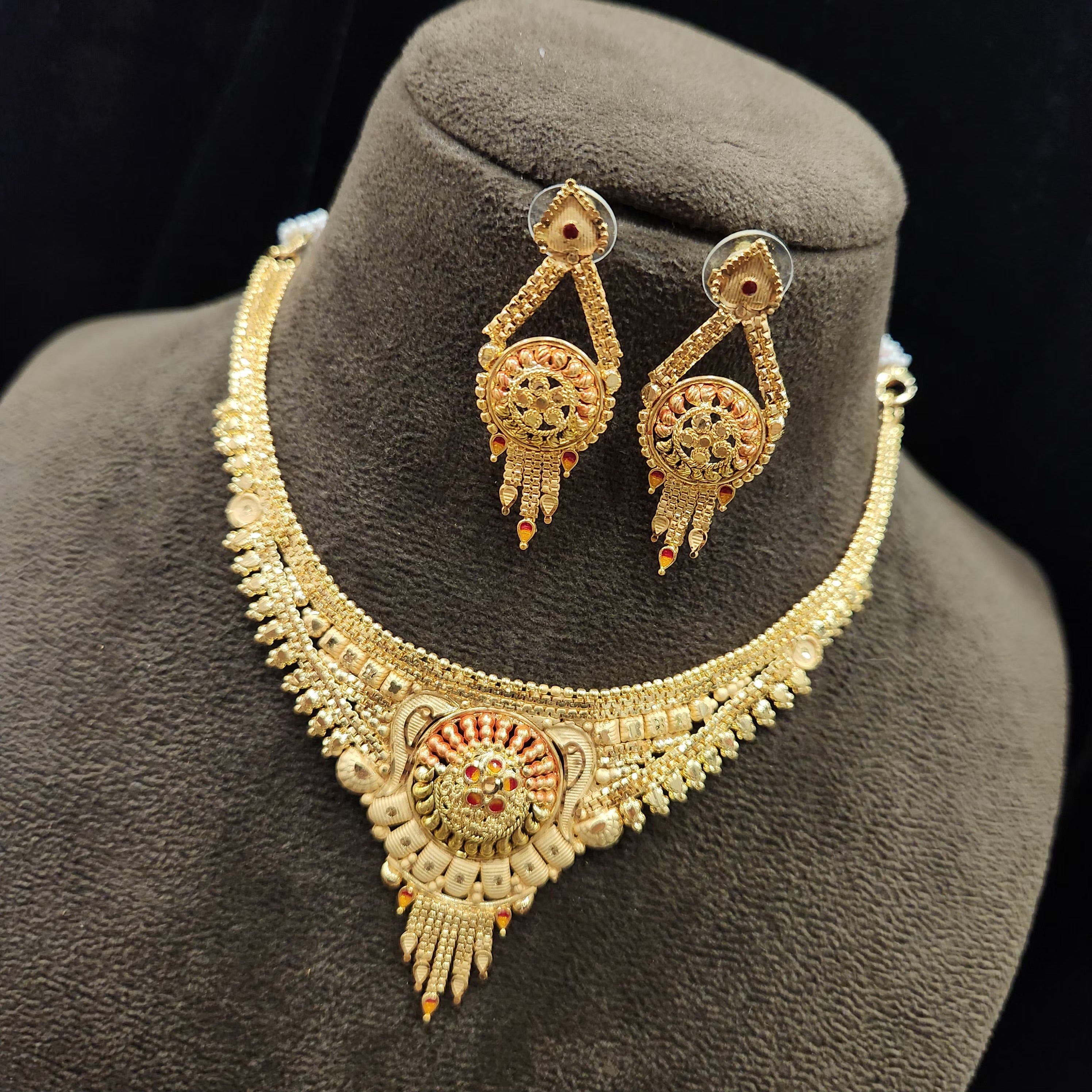 Forming Necklace