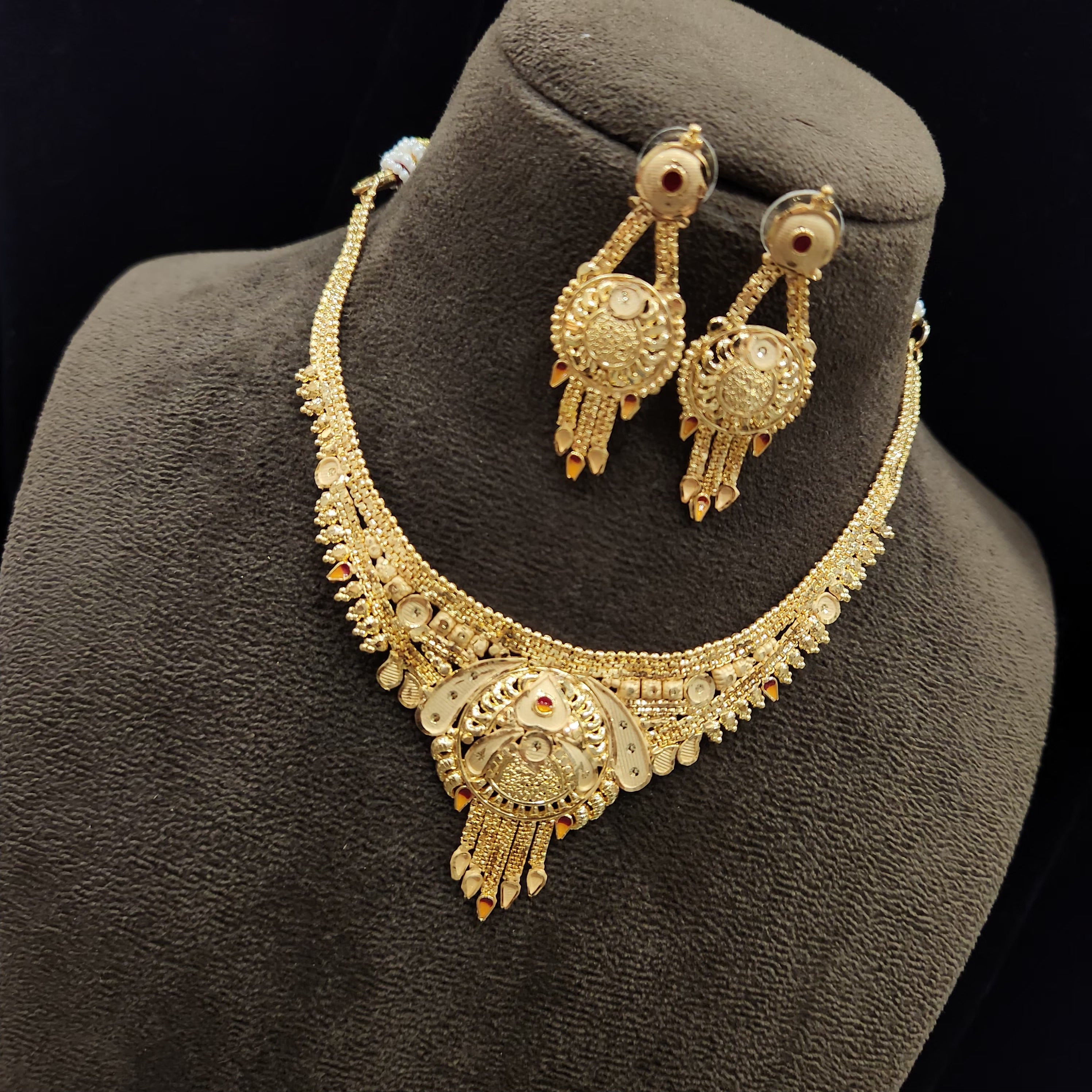 Forming Necklace