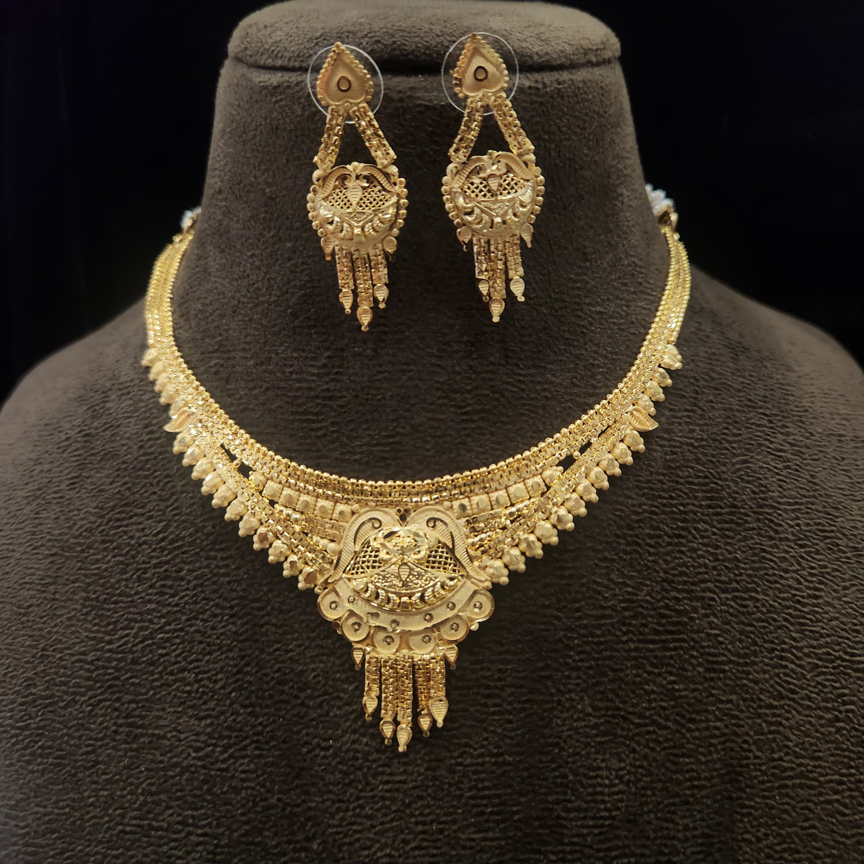 Forming Necklace