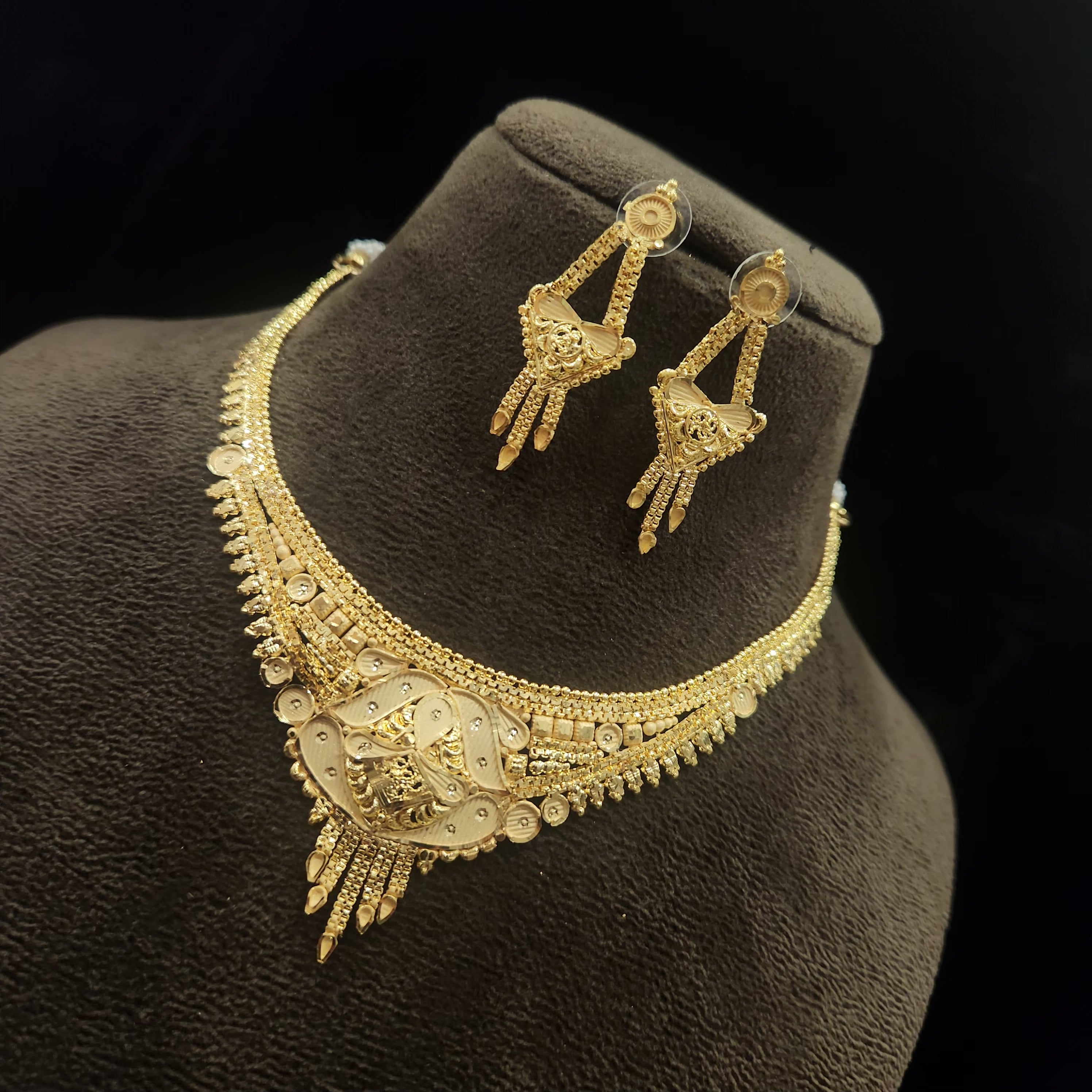 Forming Necklace