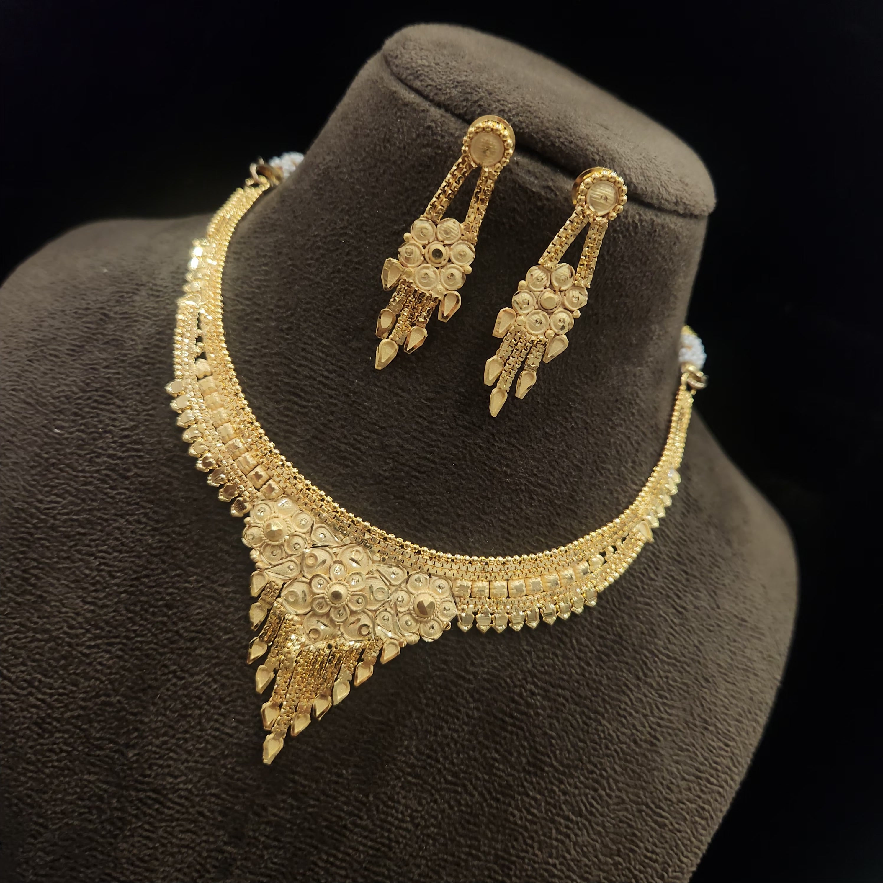 Forming Necklace