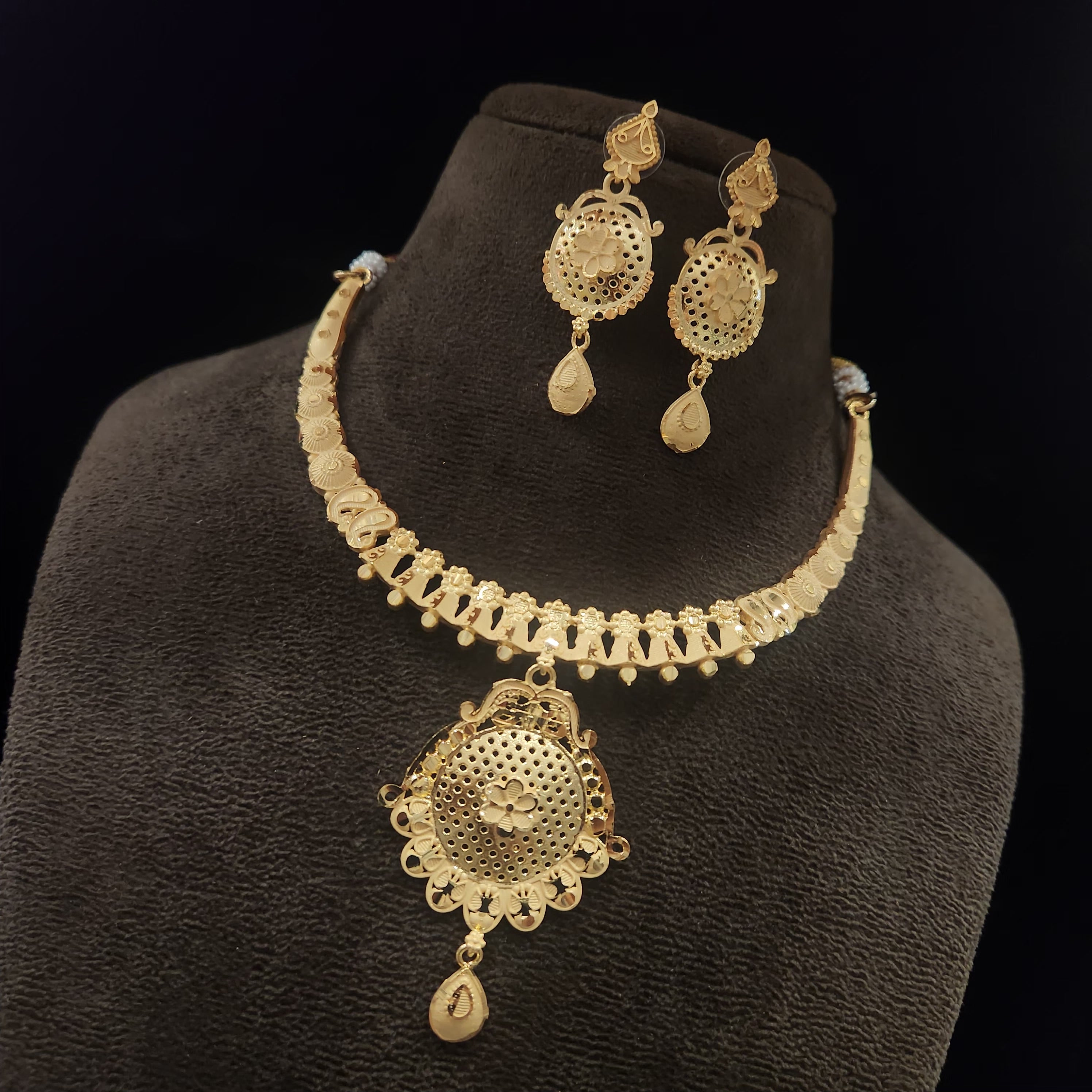 Forming Necklace