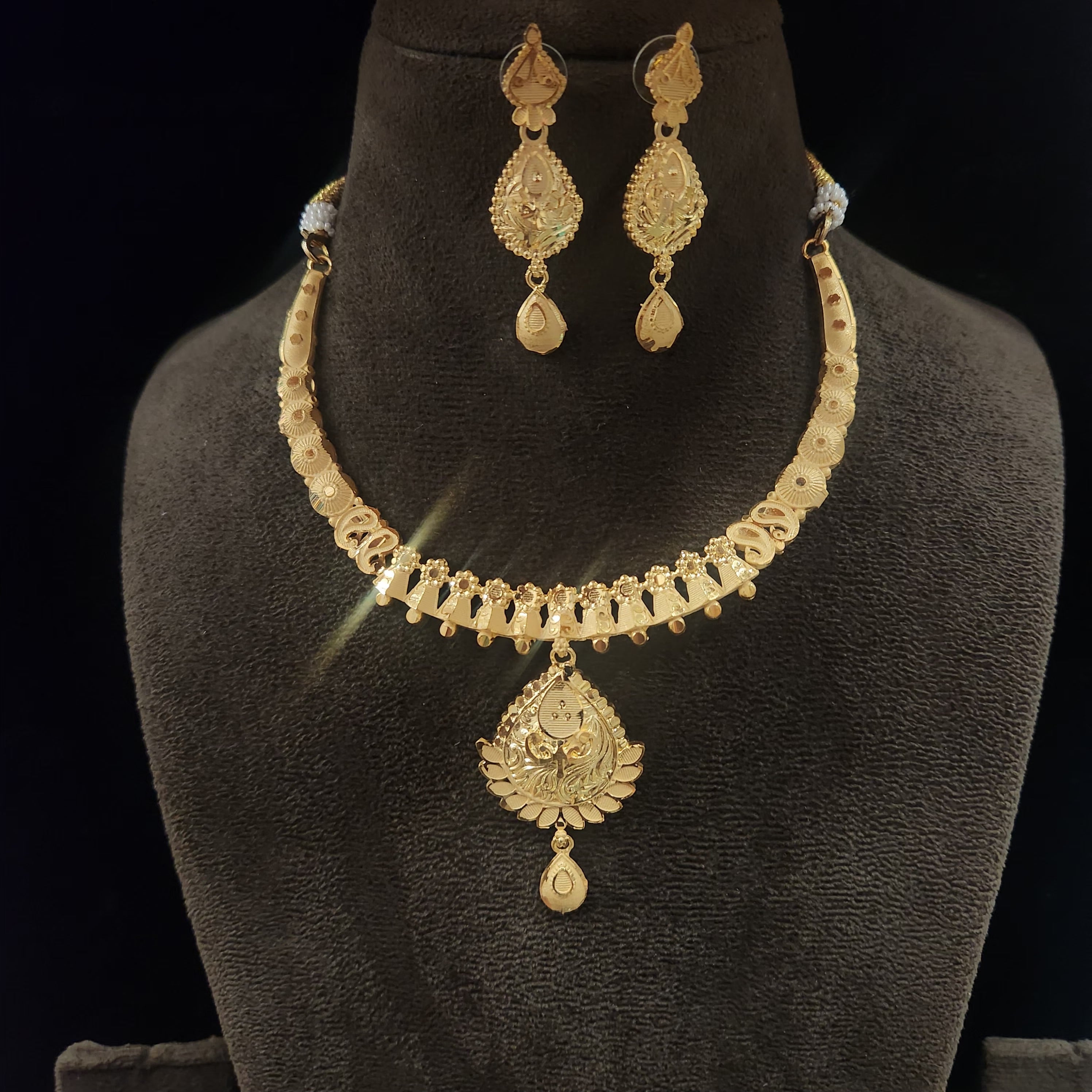 Forming Necklace