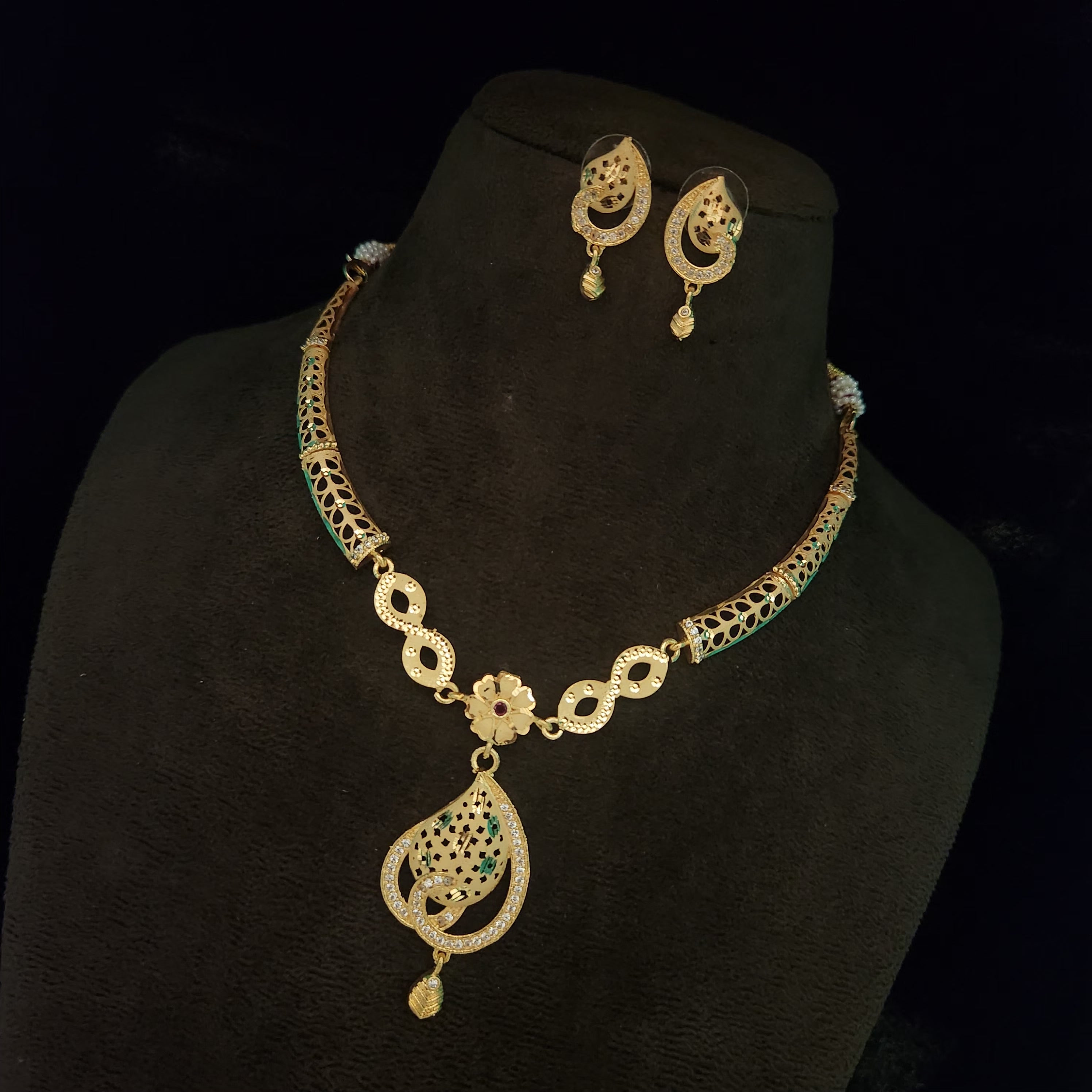 Forming Necklace