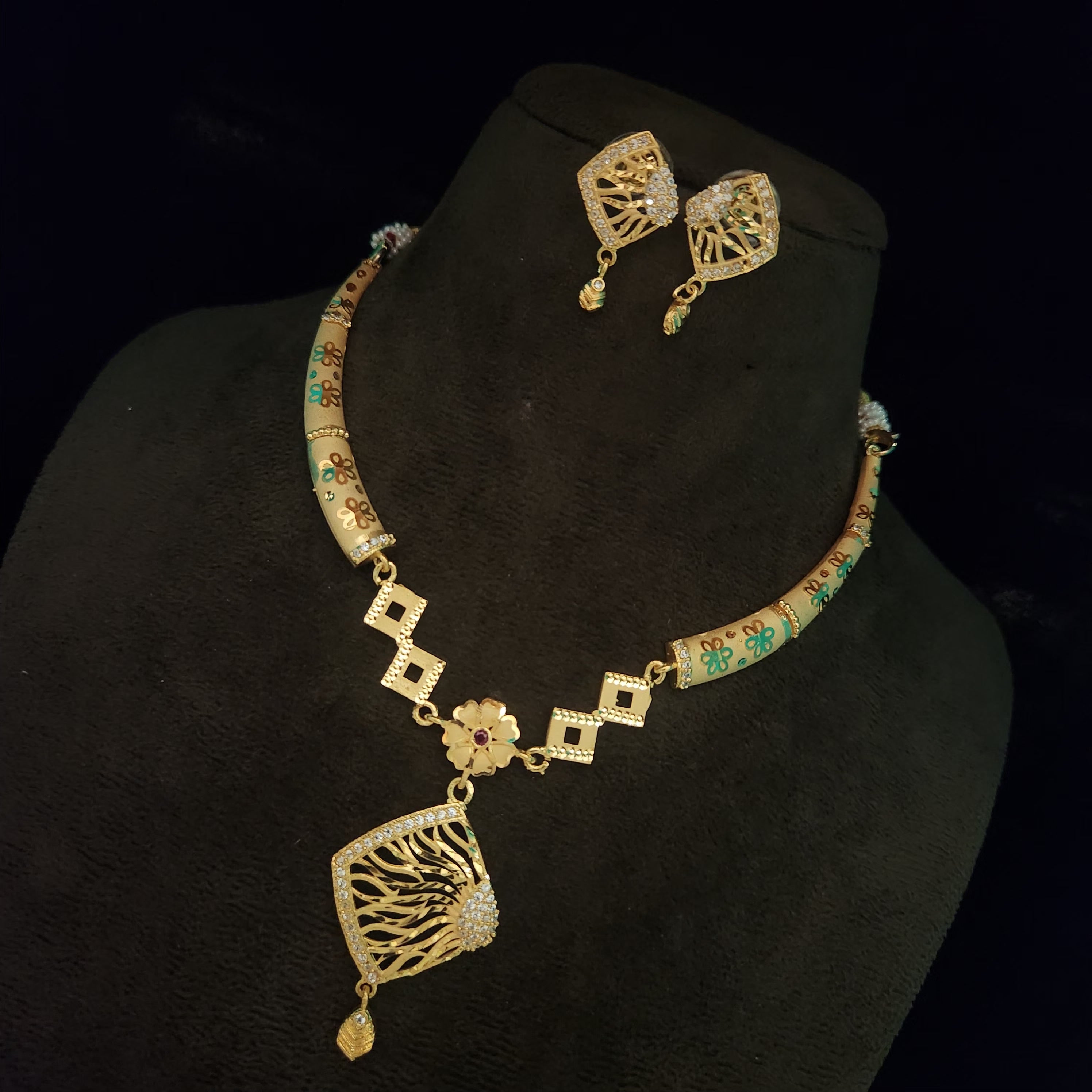 Forming Necklace