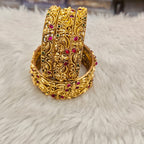 Mate bangles