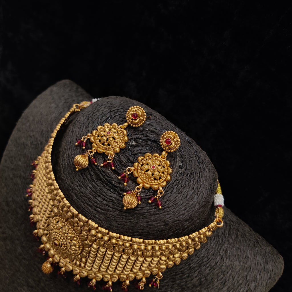 Celebrity choker set