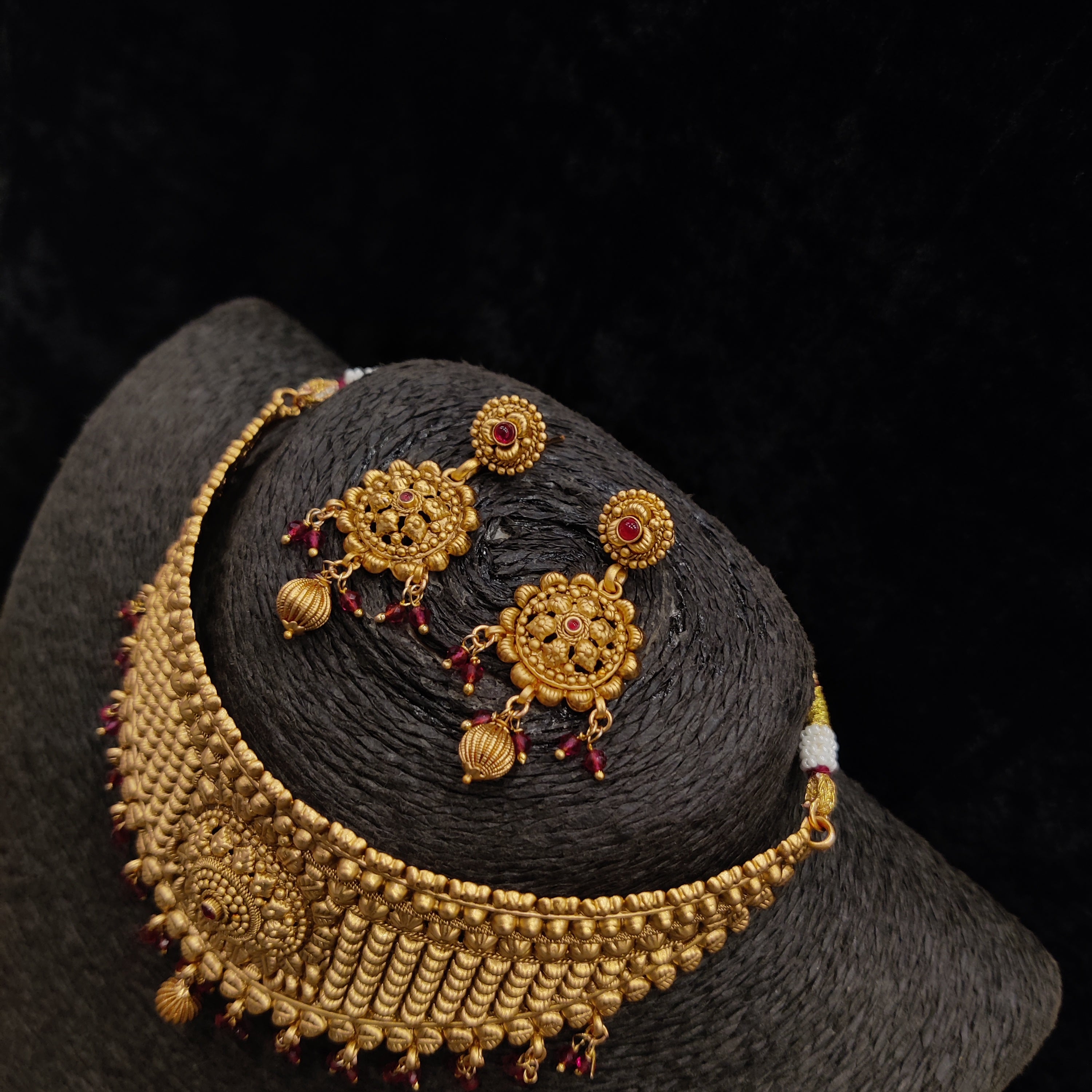 Celebrity choker set
