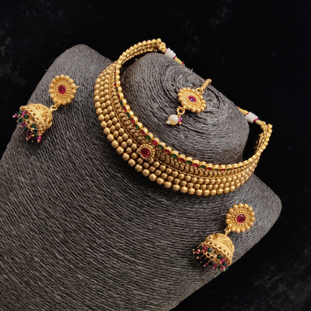Celebrity choker set