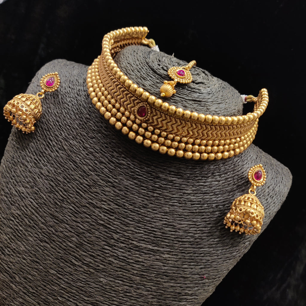 Celebrity choker set