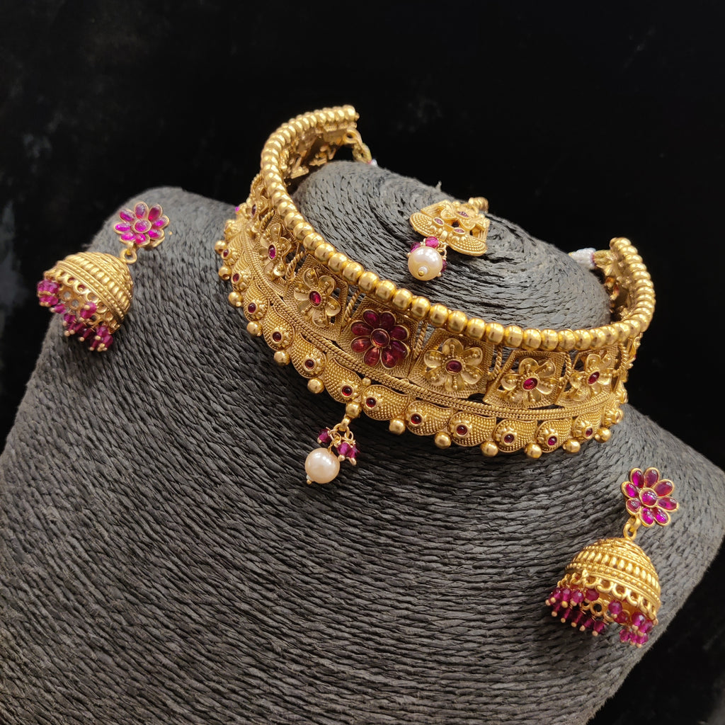 Celebrity choker set