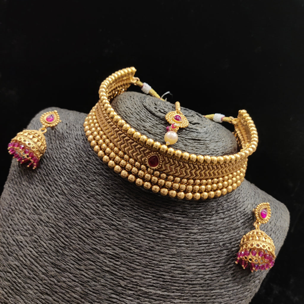 Celebrity choker set