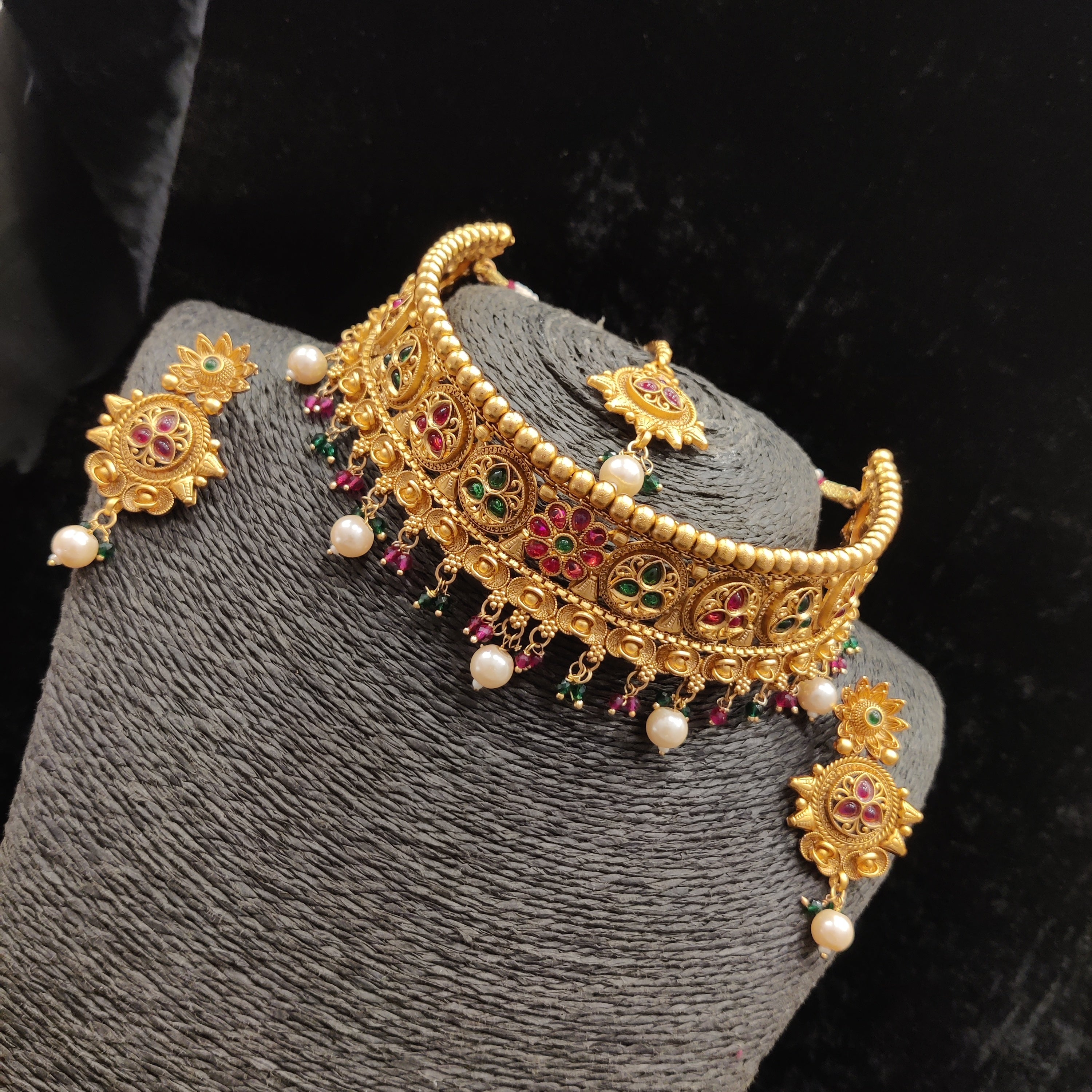 Celebrity choker set