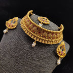 Celebrity choker set
