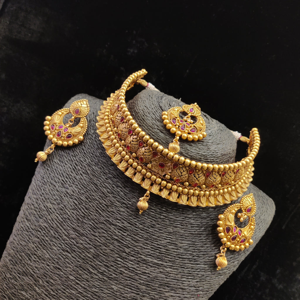 Celebrity choker set
