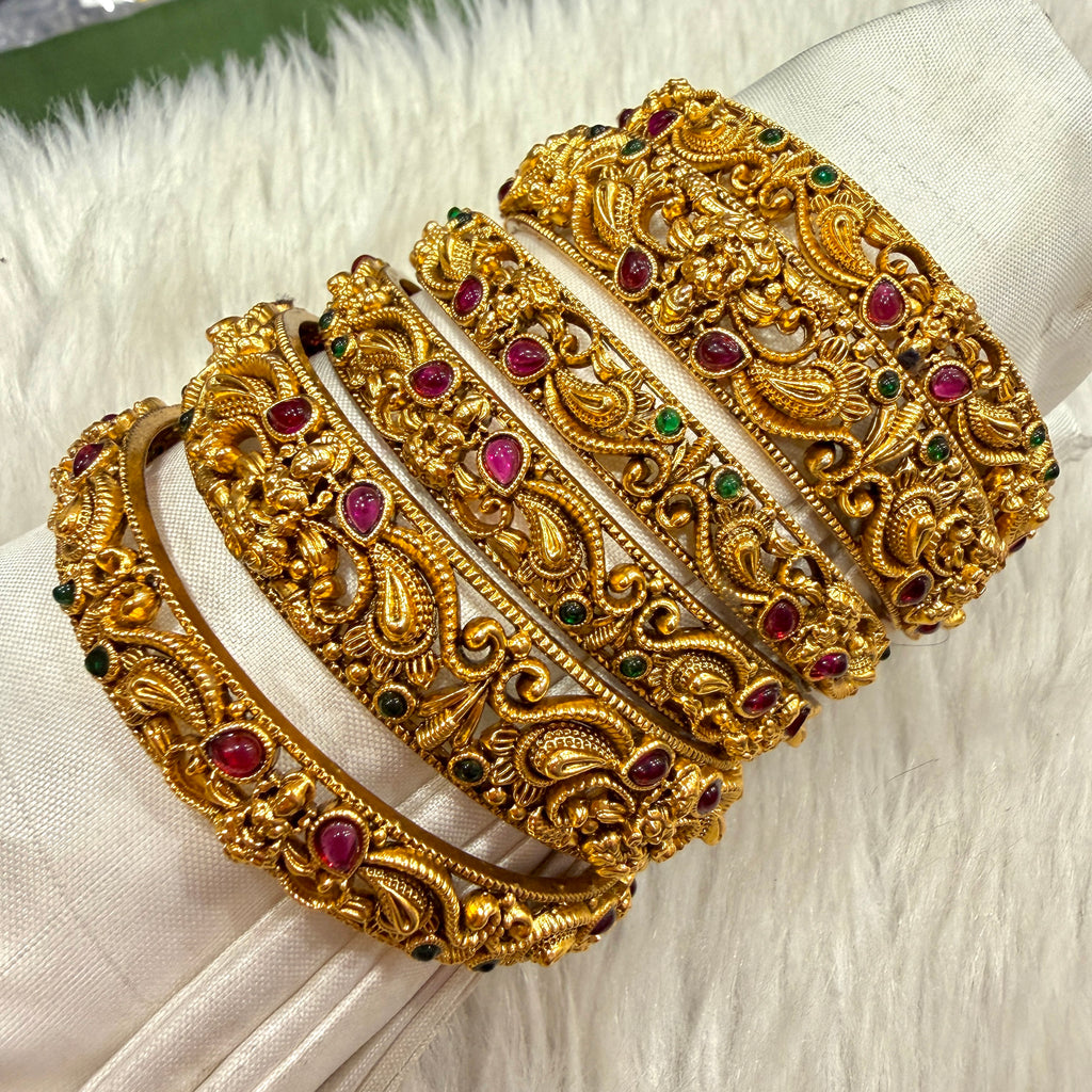 Mate bangles