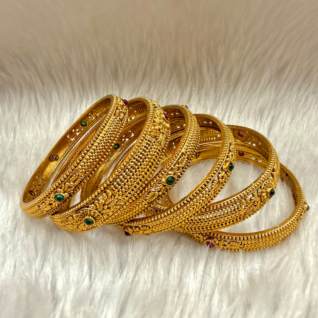 Mate bangles