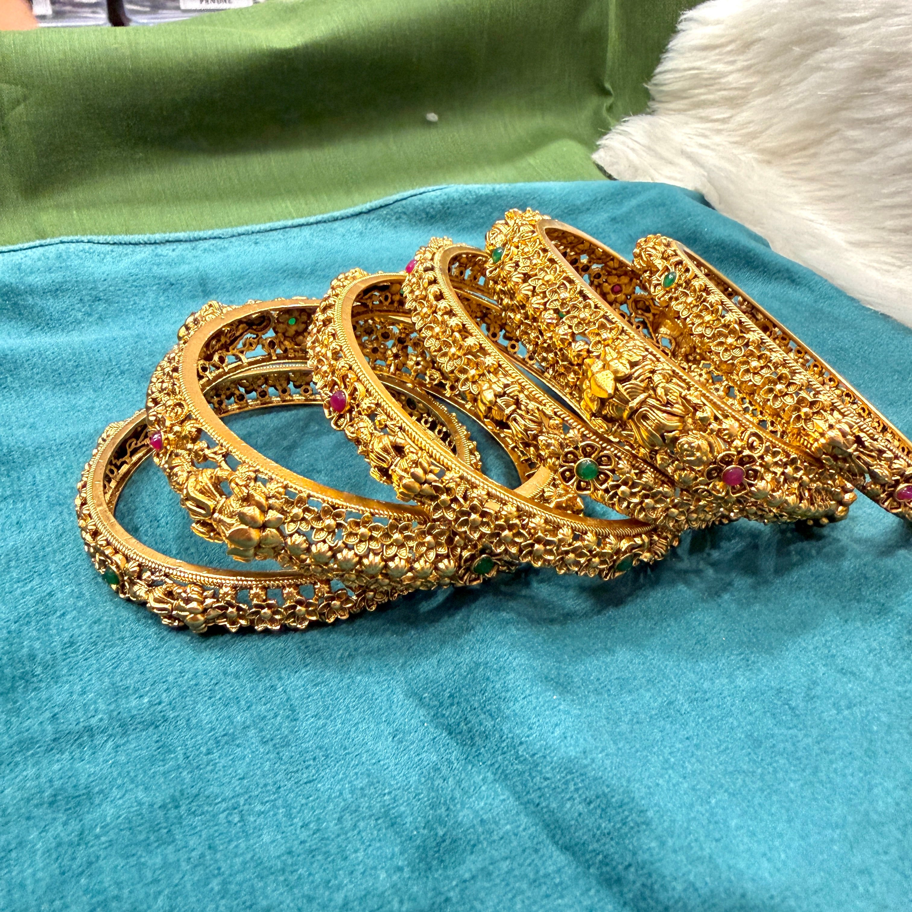Mate Bangles